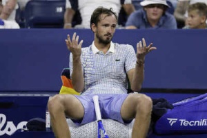 US Open 2025: Medvedev Stunned in Opening Round; Sabalenka, Djokovic Cruise
